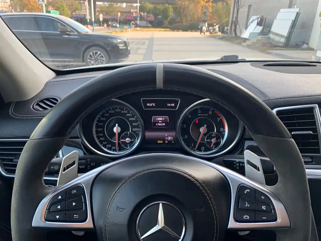 Mercedes-Benz GL-Class AMG 2017 — фото 18