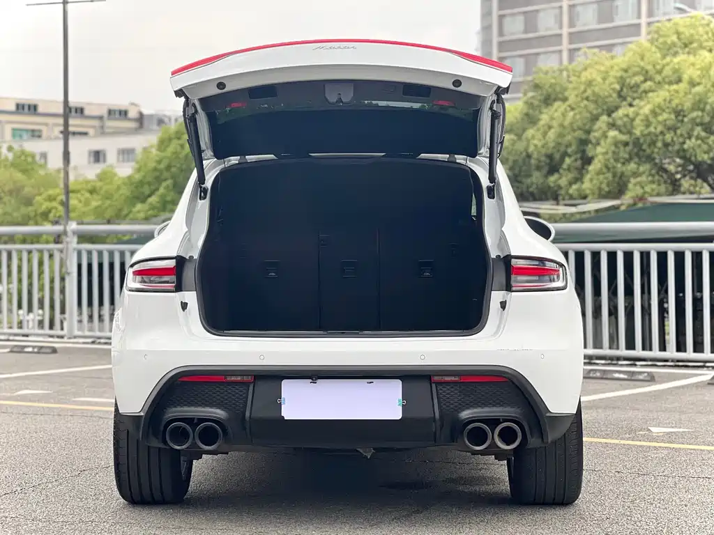 Porsche Macan 2023 — фото 22