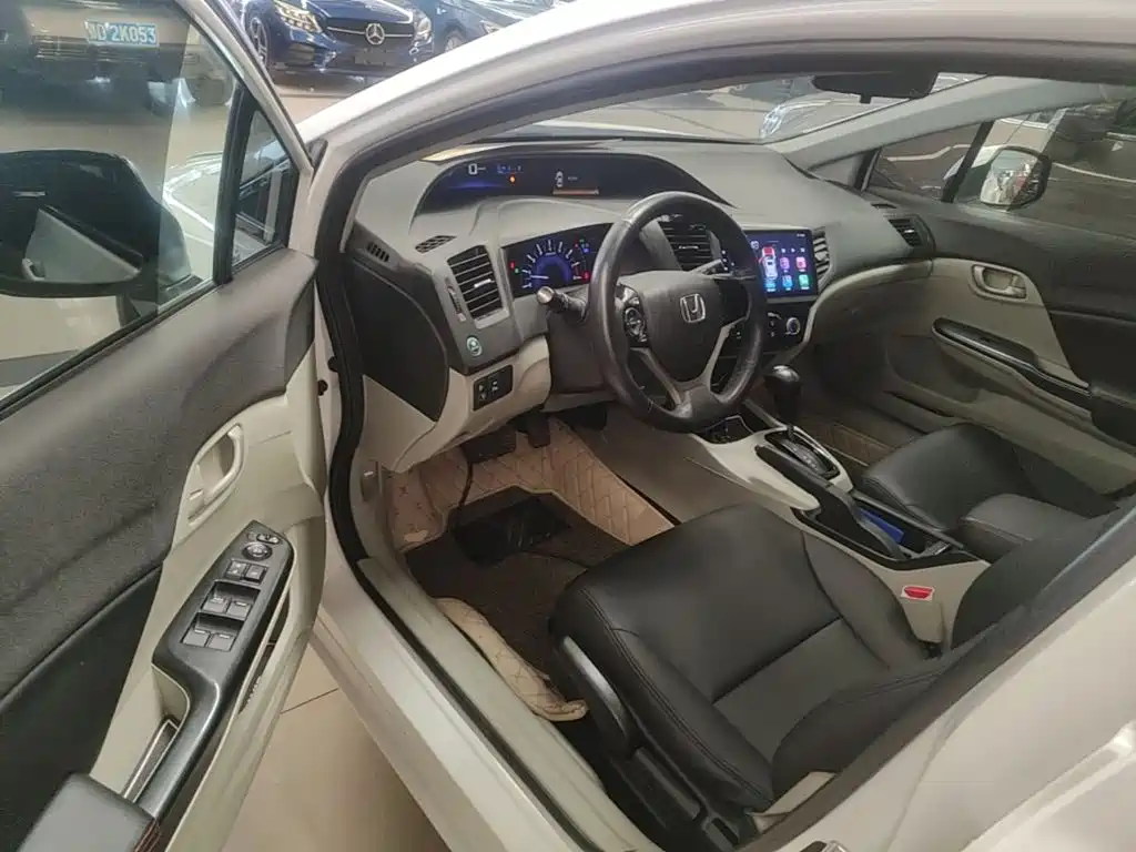Honda Civic 2014 — фото 16
