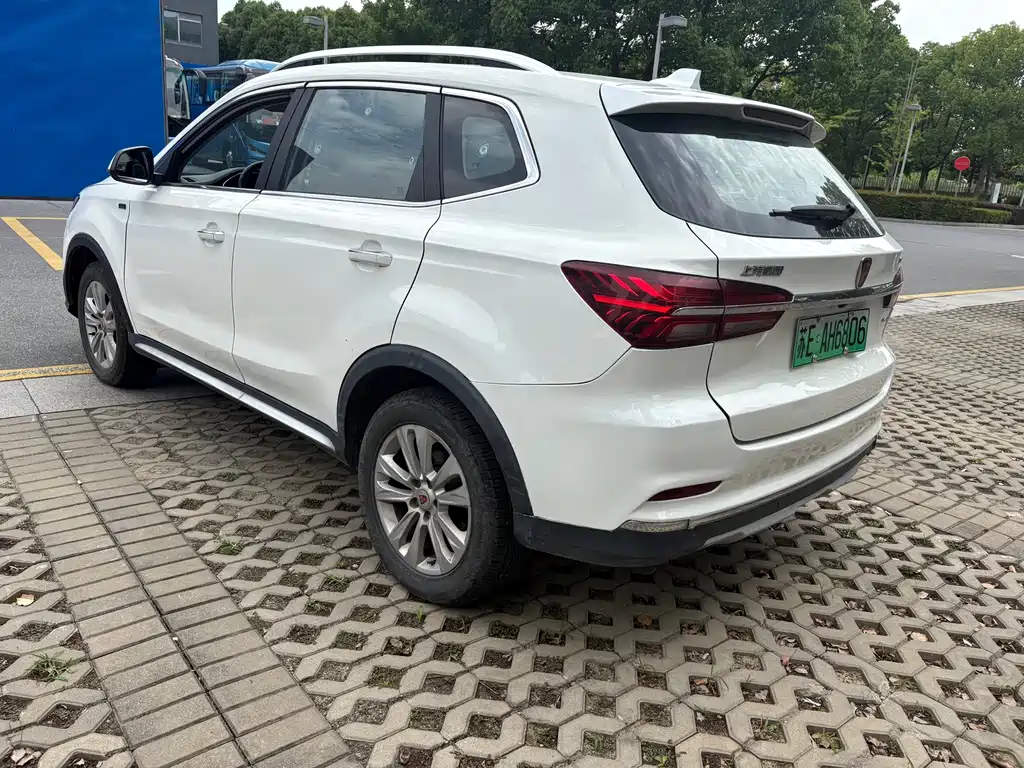 Roewe RX5 New Energy 2017 — фото 7