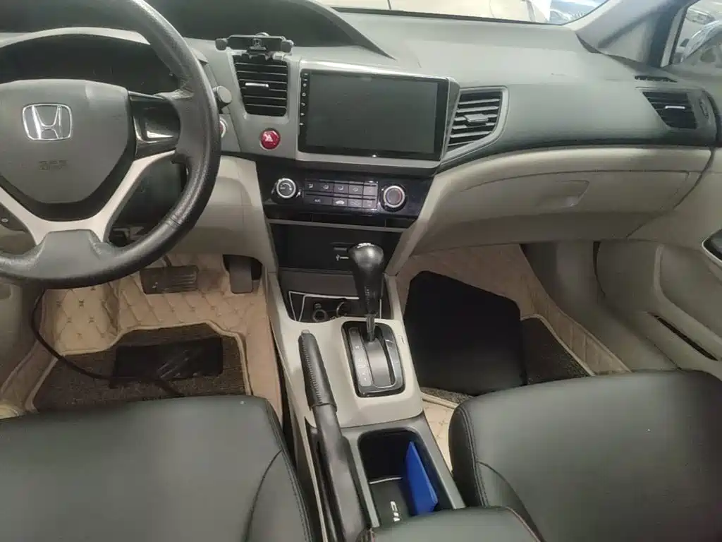 Honda Civic 2014 — фото 13
