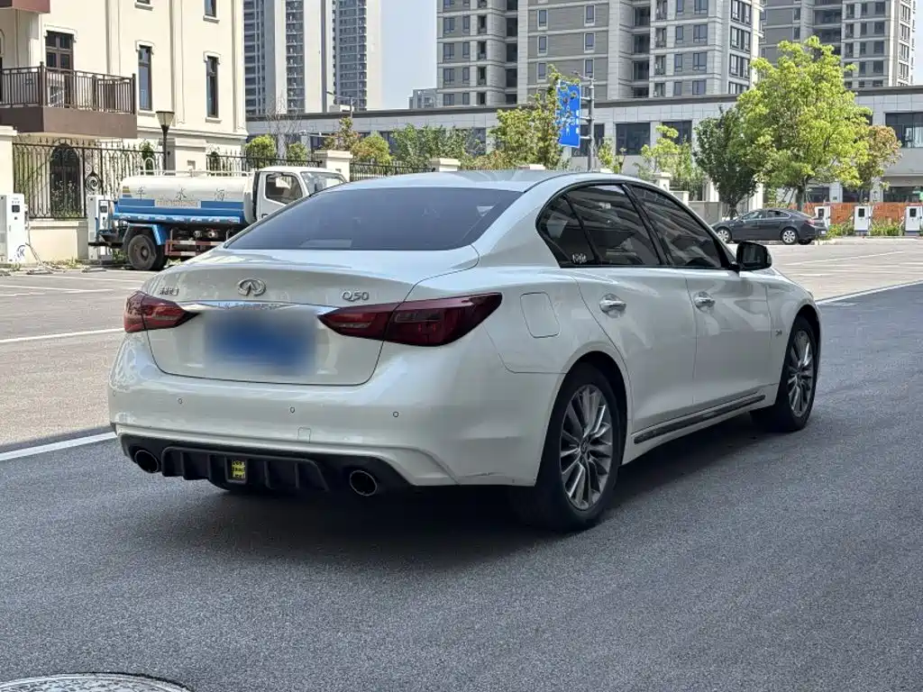 Infiniti Q50L 2019 — фото 10