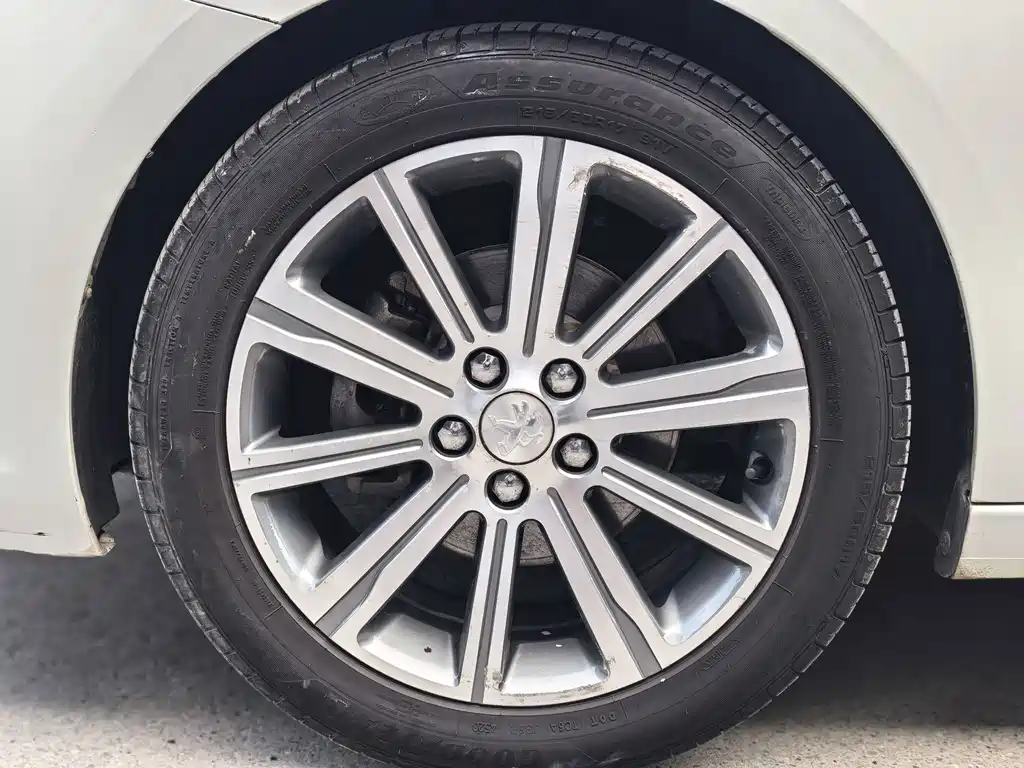Peugeot 408 2015 — фото 17
