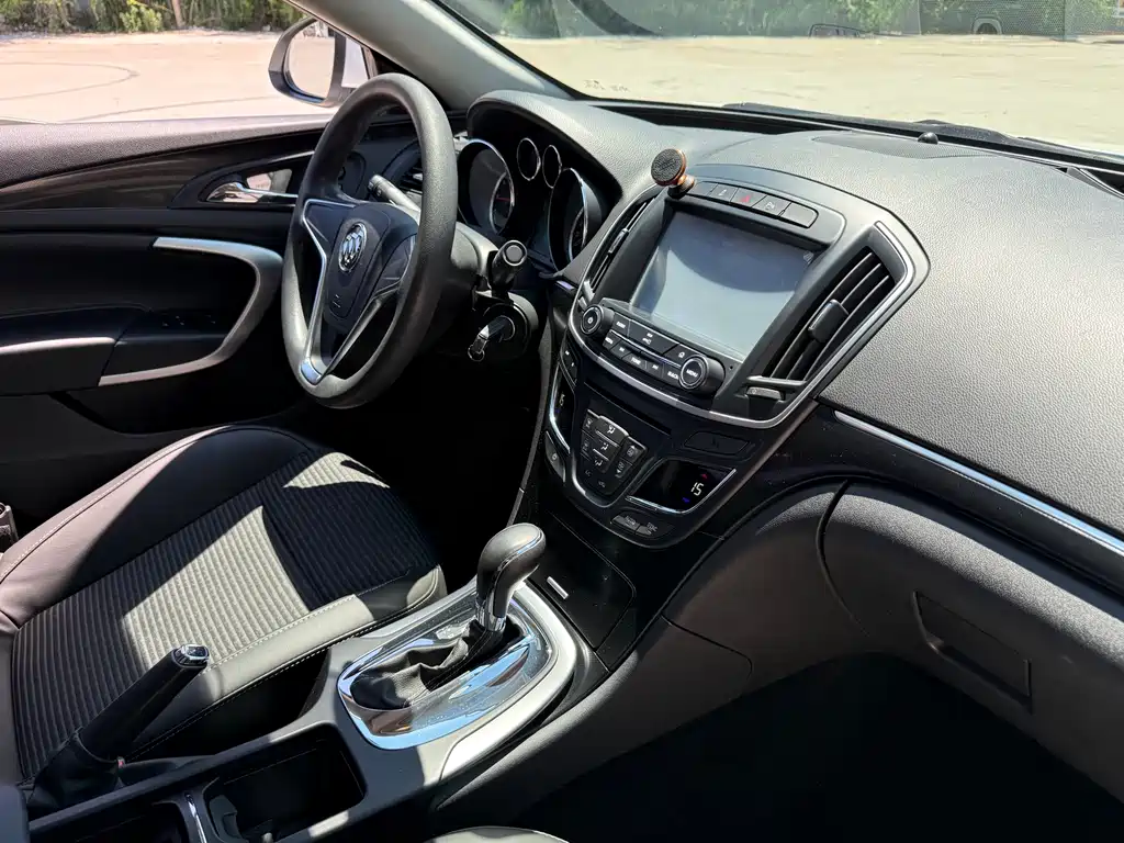 Buick Regal 2017 — фото 16