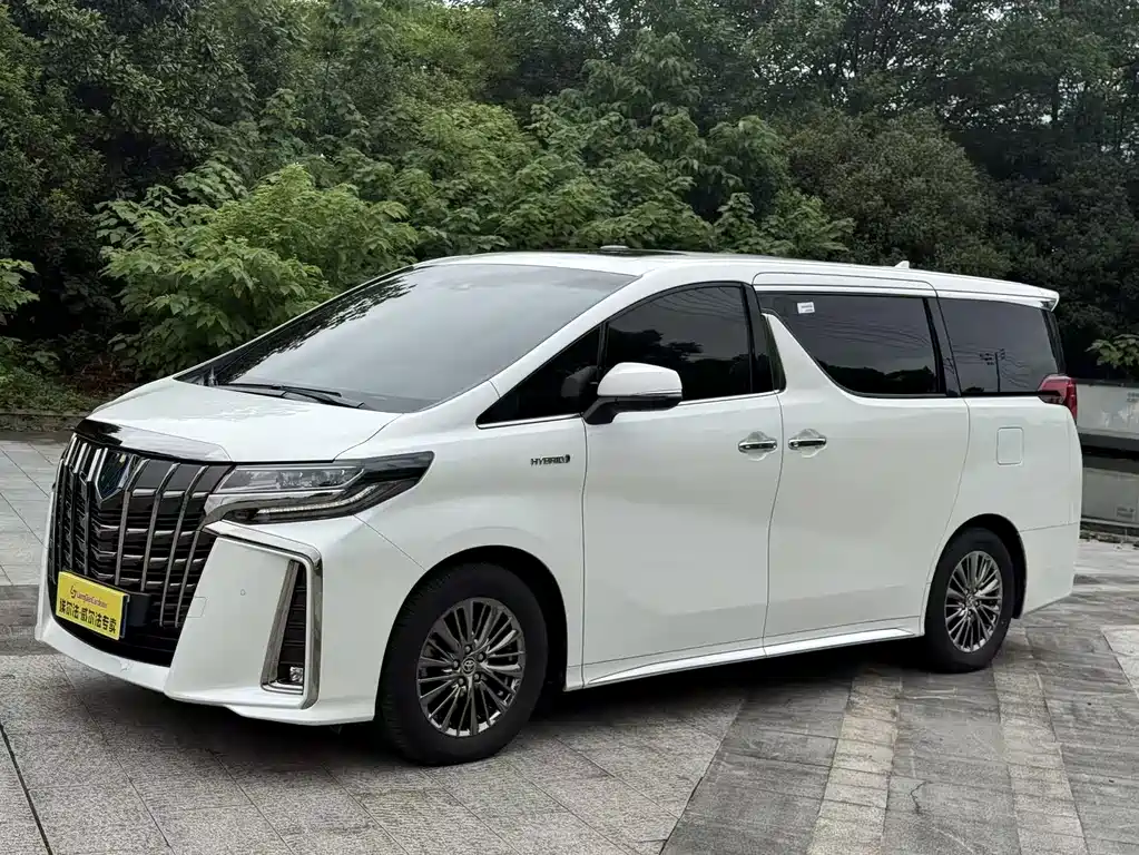 Toyota Alphard 2023 — фото 1