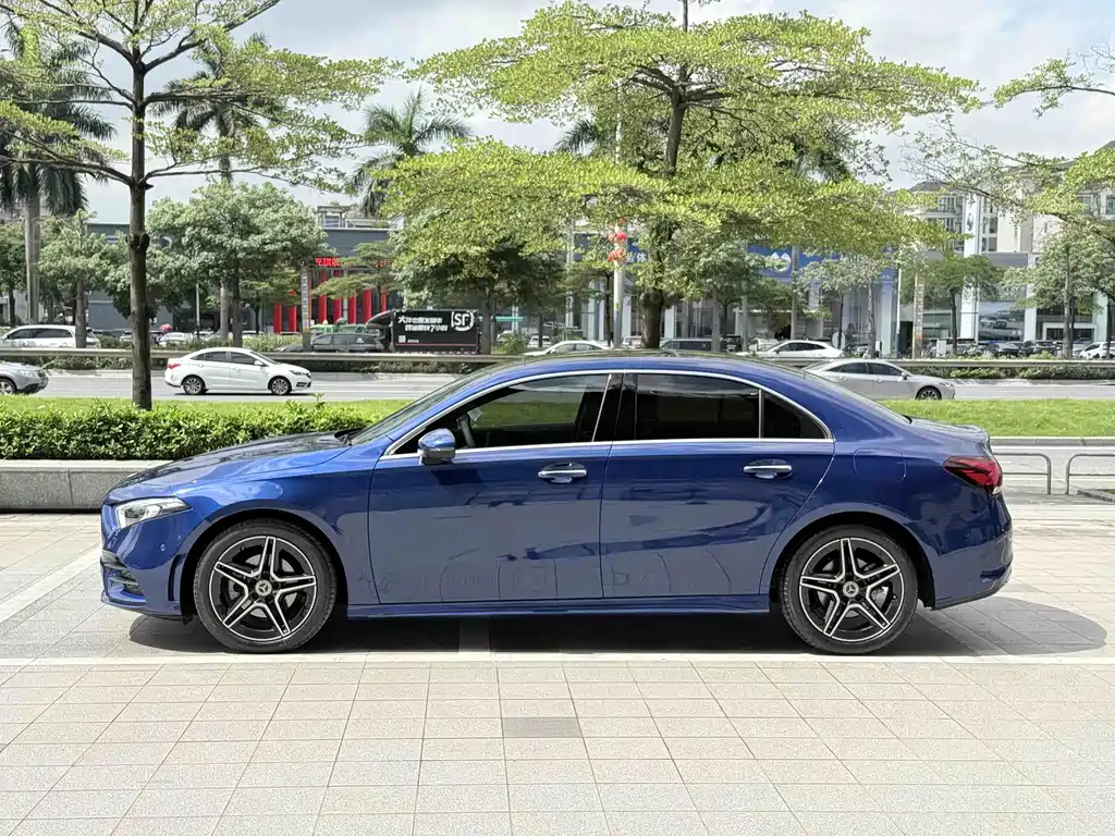 Mercedes-Benz A-Class 2022 — фото 21