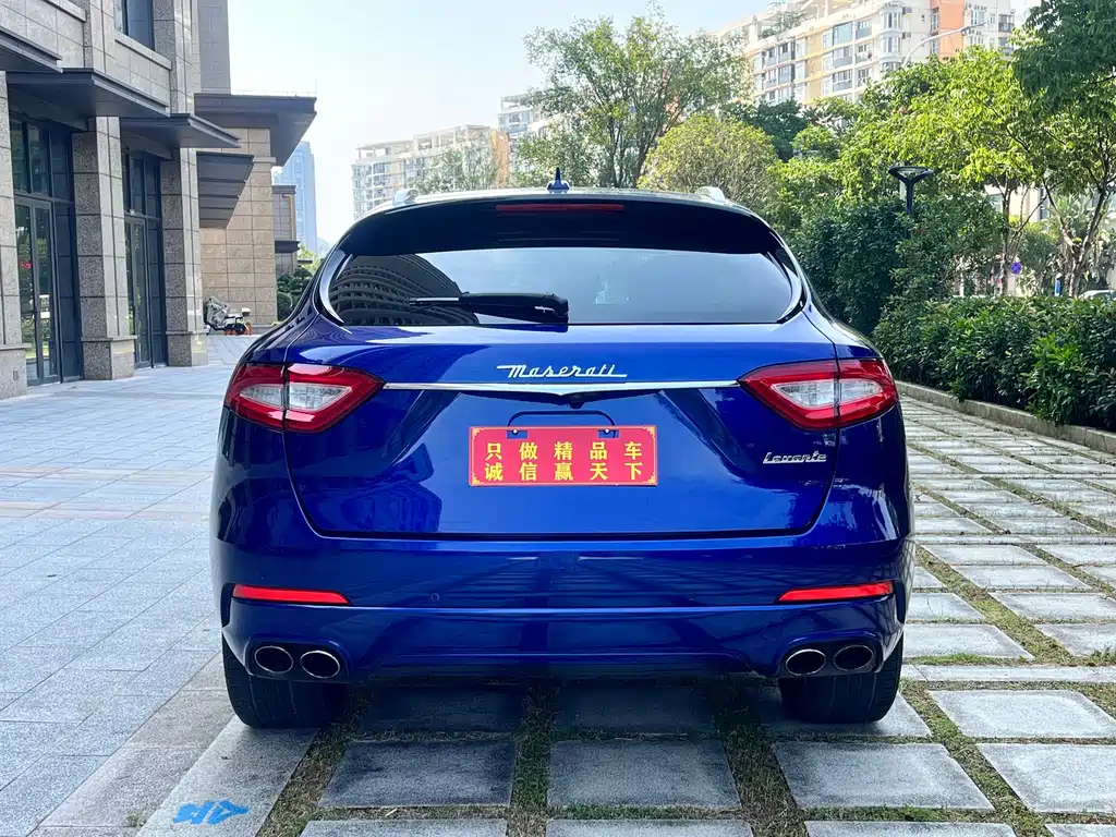 Maserati Levante 2017 — фото 16