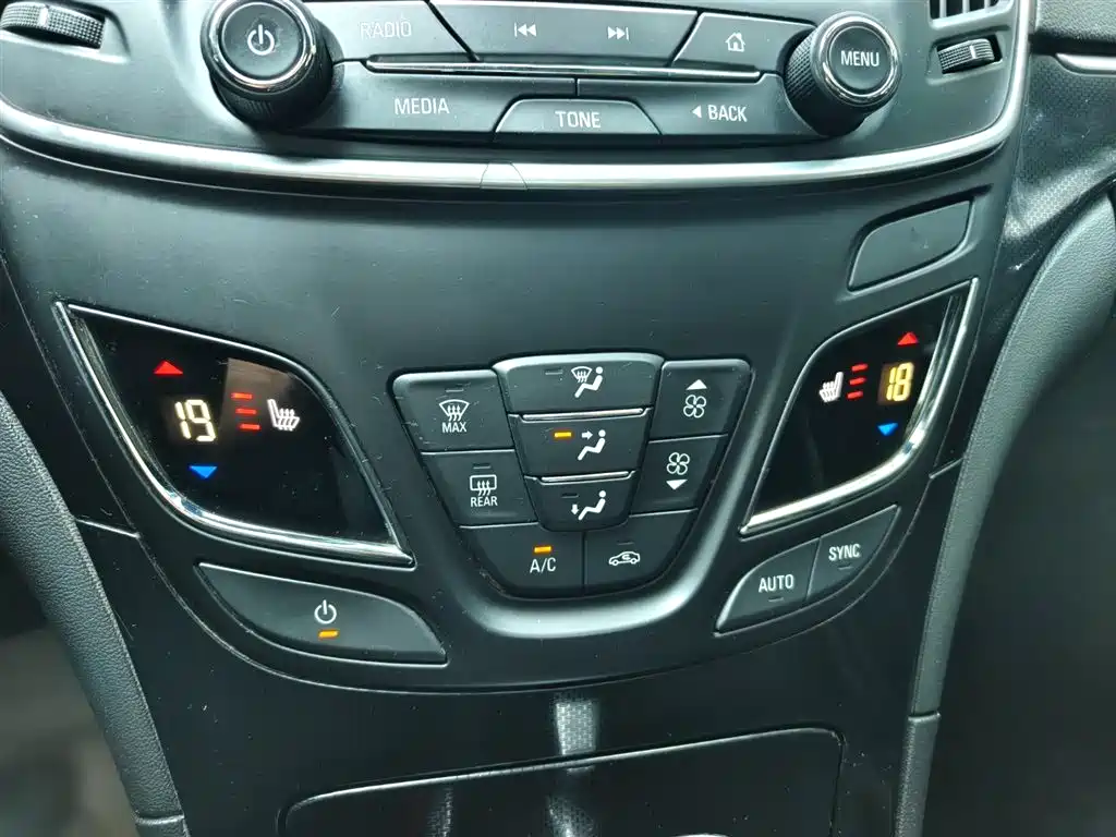 Buick Regal 2015 — фото 15