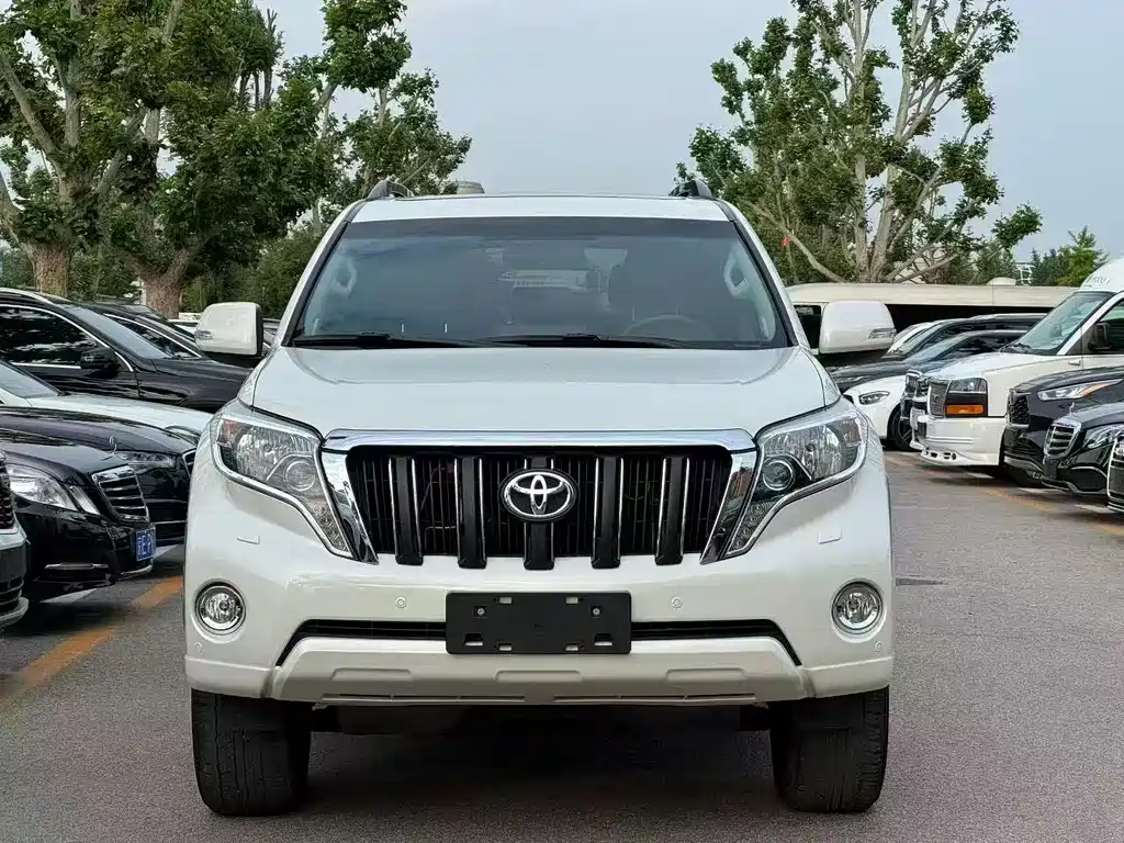 Toyota Prado 2017 — фото 2