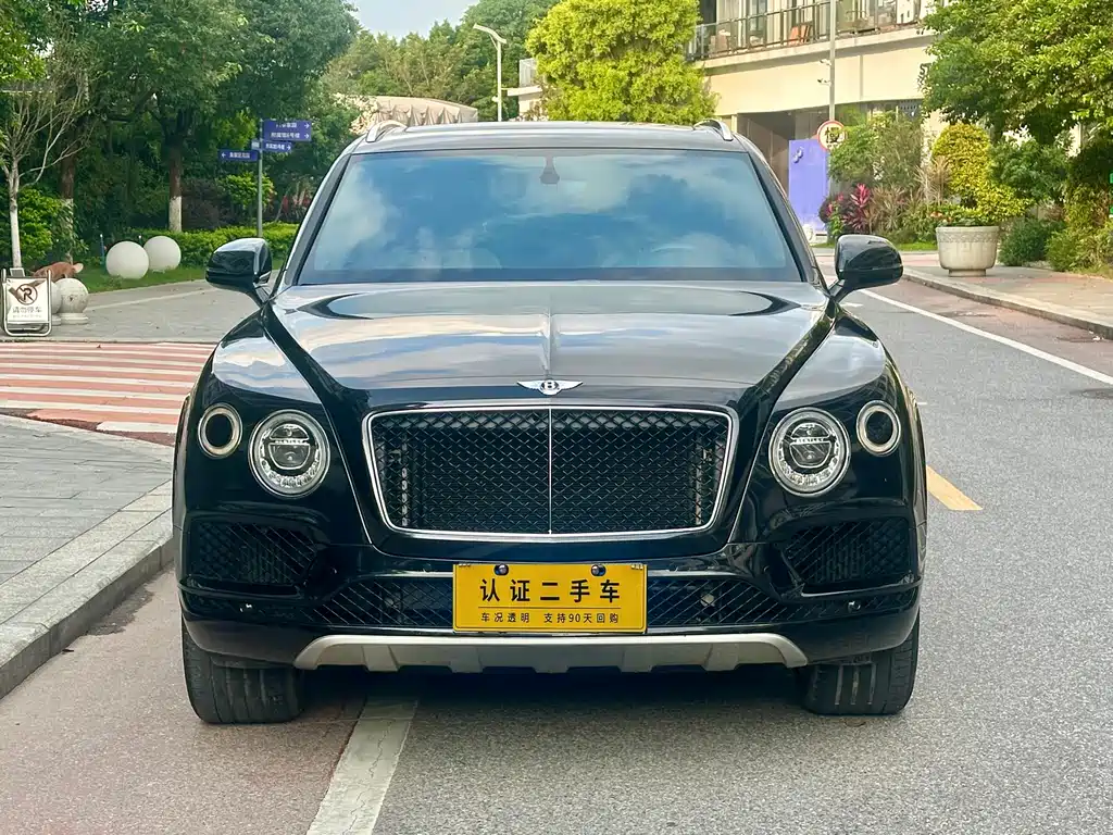 Bentley Bentayga 2018 — фото 2