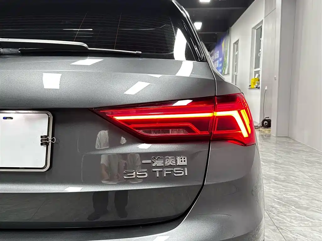 Audi Q3 2023 — фото 8