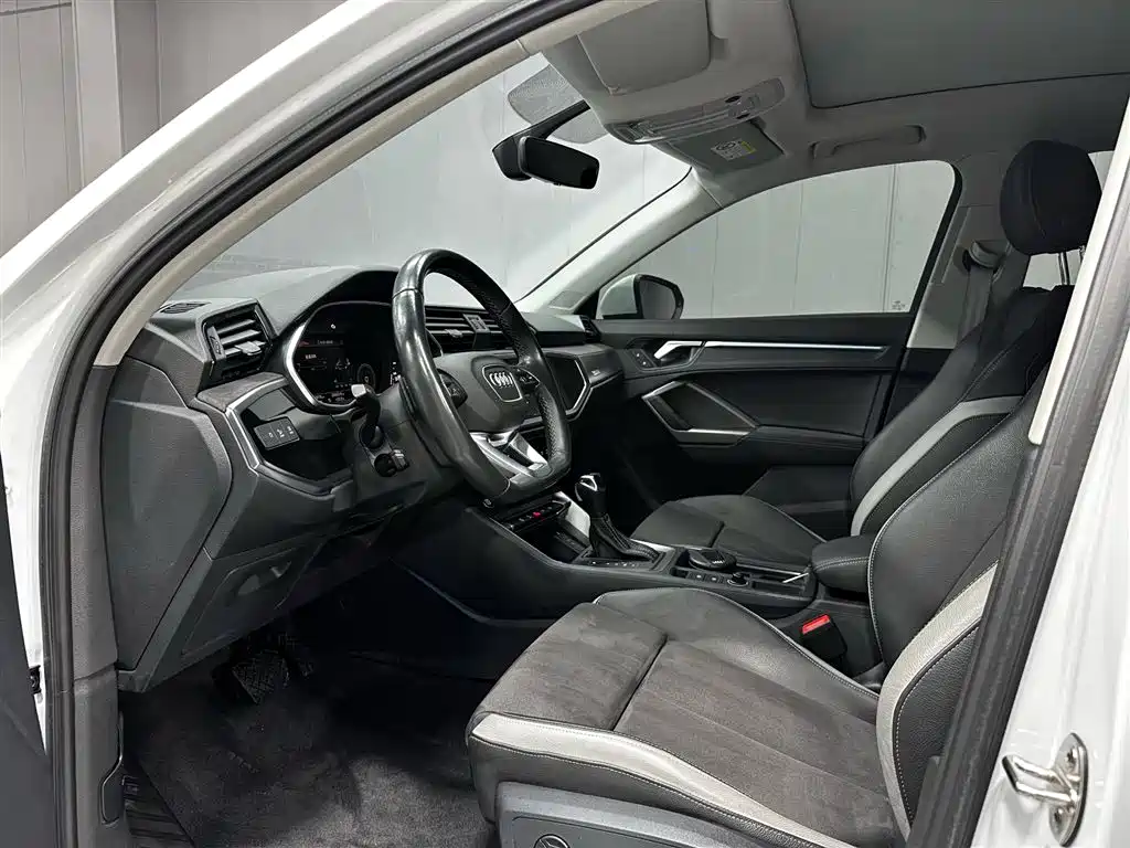 Audi Q3 2022 — фото 10