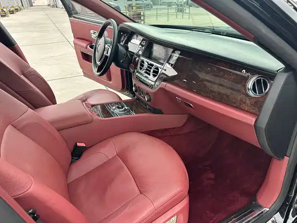 Rolls-Royce Ghost 2010