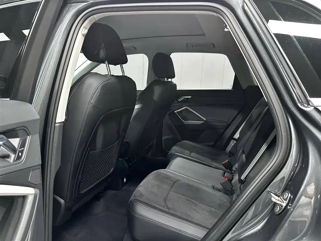 Audi Q3 2022 — фото 16