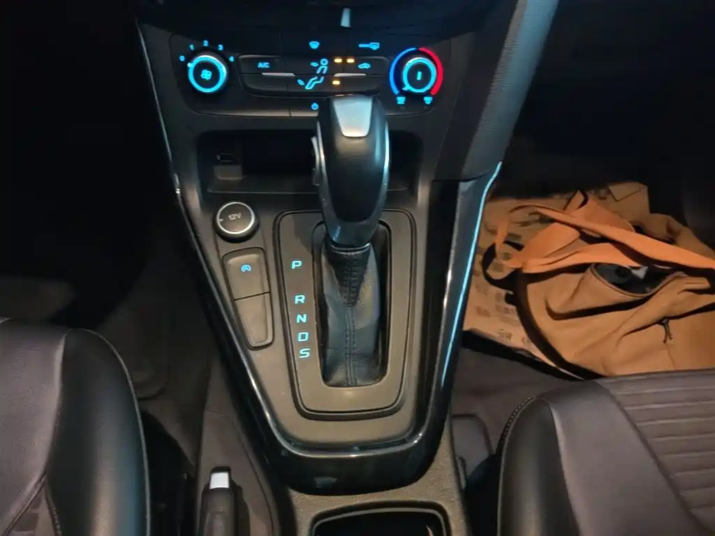 Ford Focus 2021 — фото 14