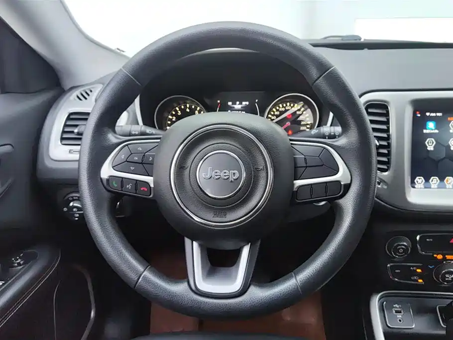 Jeep Compass 2020 — фото 15