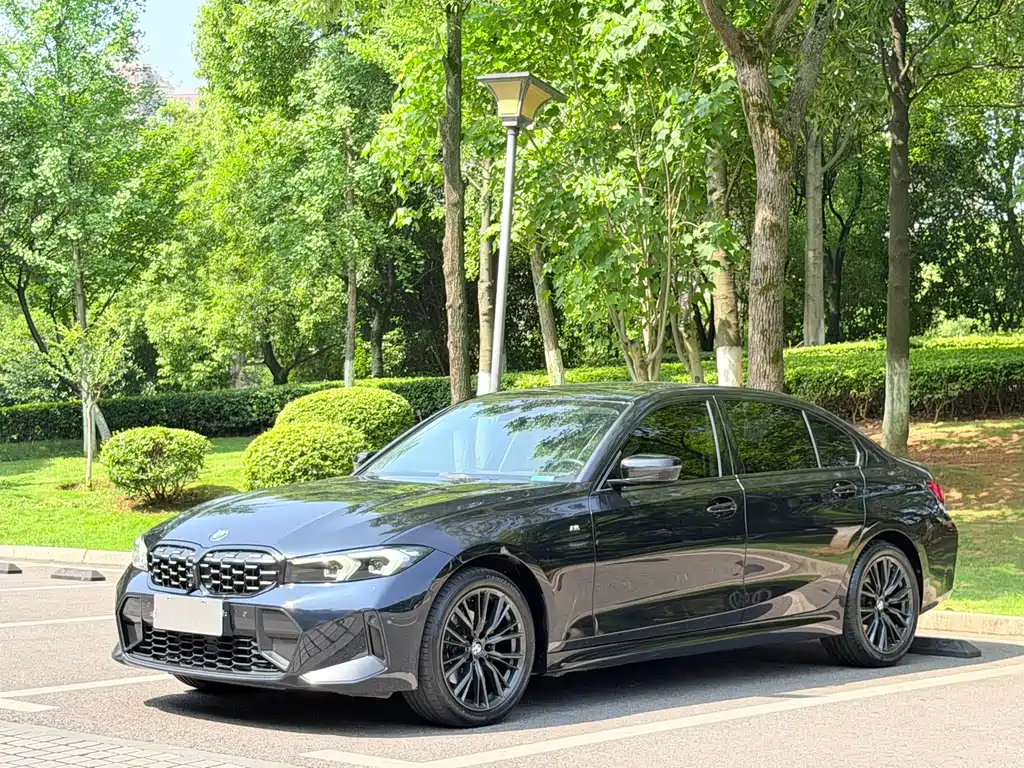 BMW 3 Series 2023 — фото 1