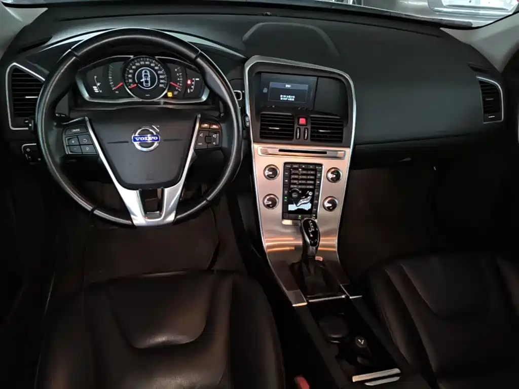 Volvo XC60 2015 — фото 10