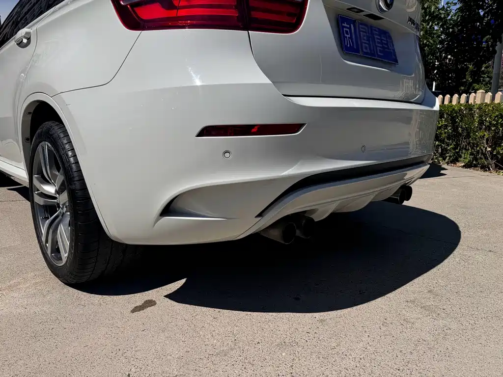 BMW X6 M 2014 — фото 12