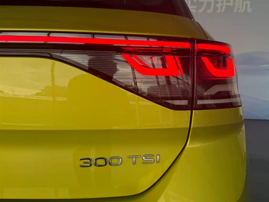Volkswagen T-Roc 2023 — фото 11