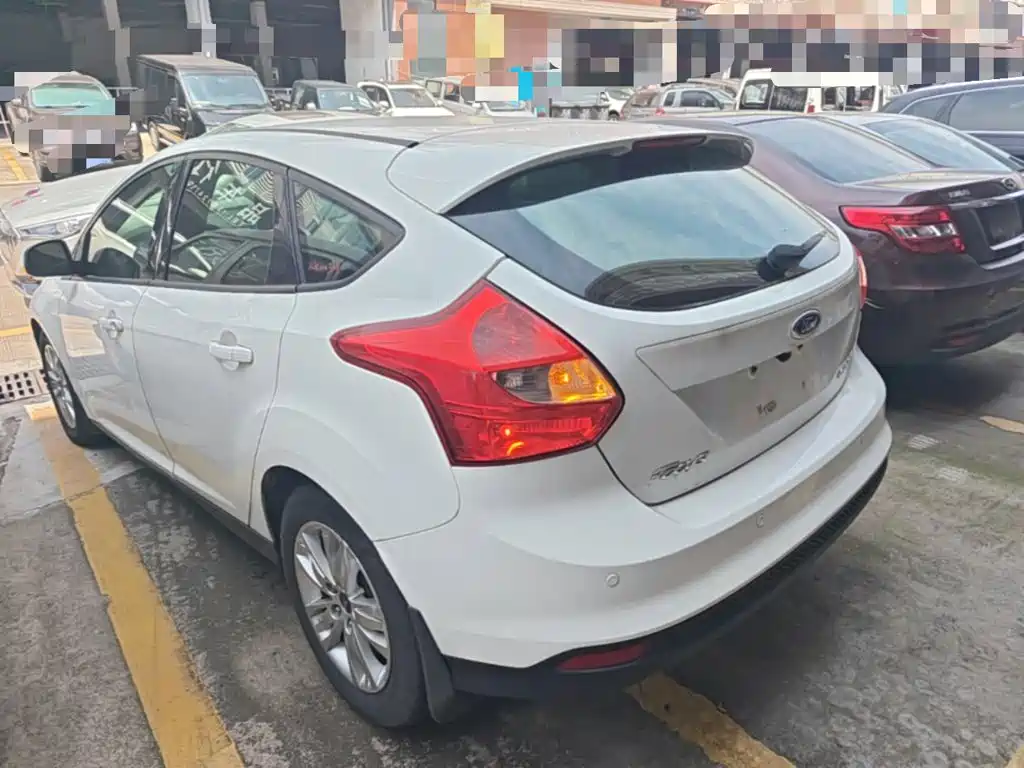 Ford Focus 2015 — фото 5