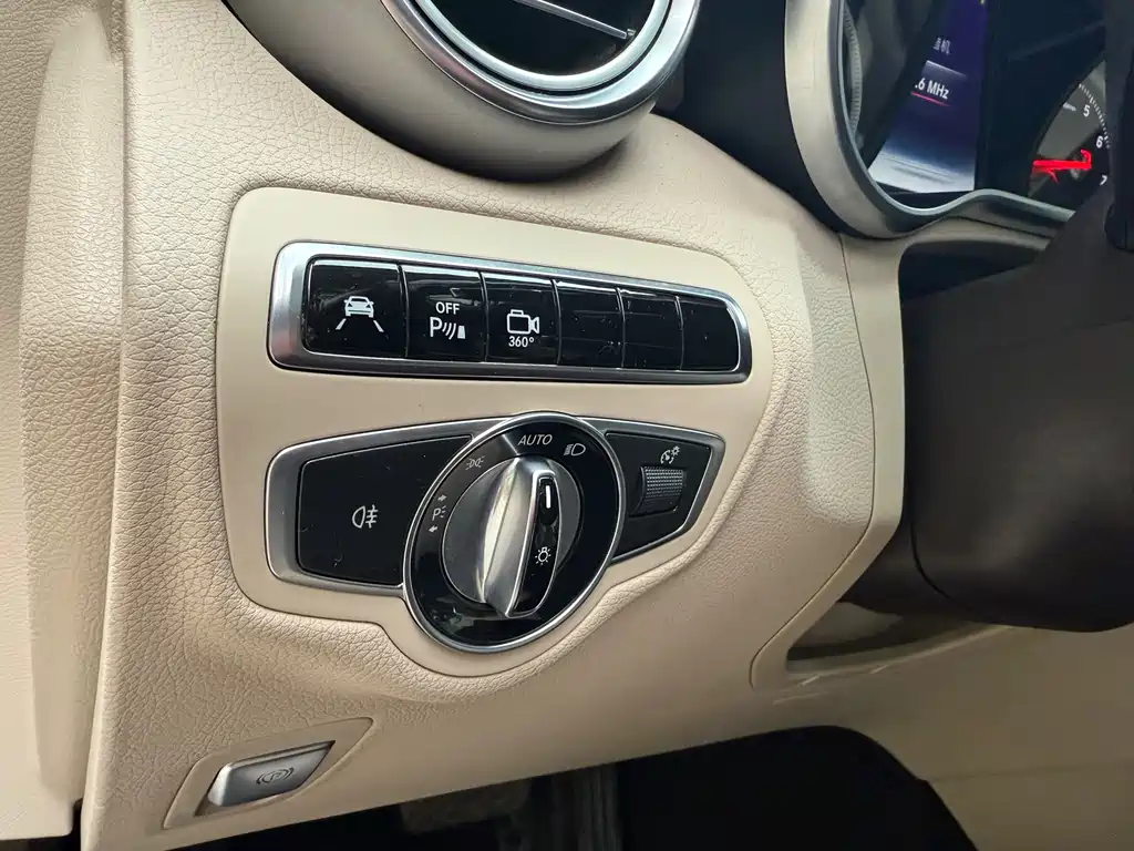 Mercedes-Benz GLC 2016 — фото 15