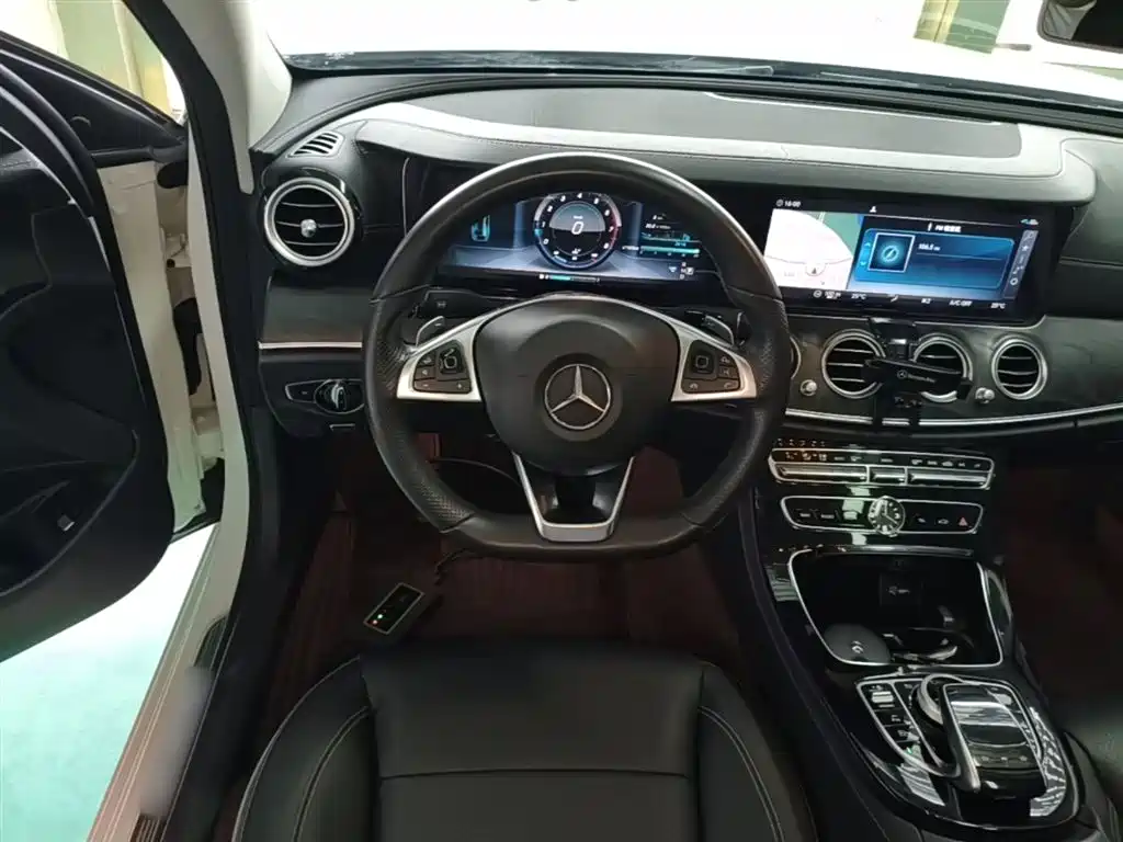 Mercedes-Benz E-Class 2016 — фото 11