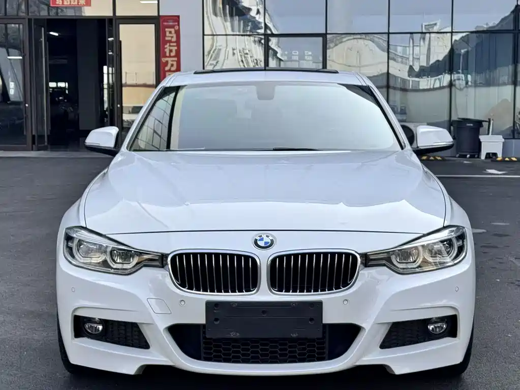 BMW 3 Series 2019 — фото 3