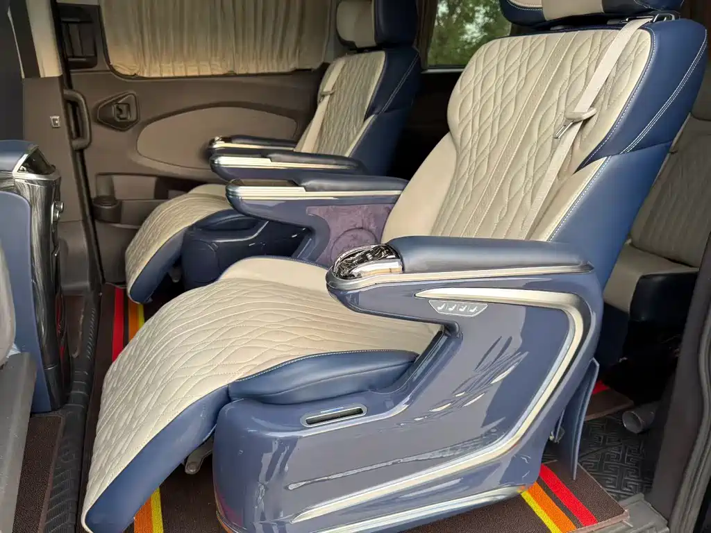 Ford Tourneo 2022 — фото 16