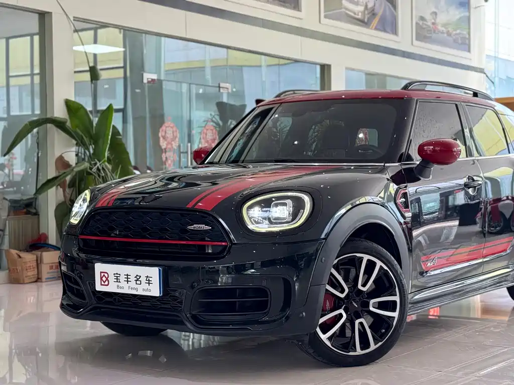 MINI JCW Countryman 2021 — фото 15