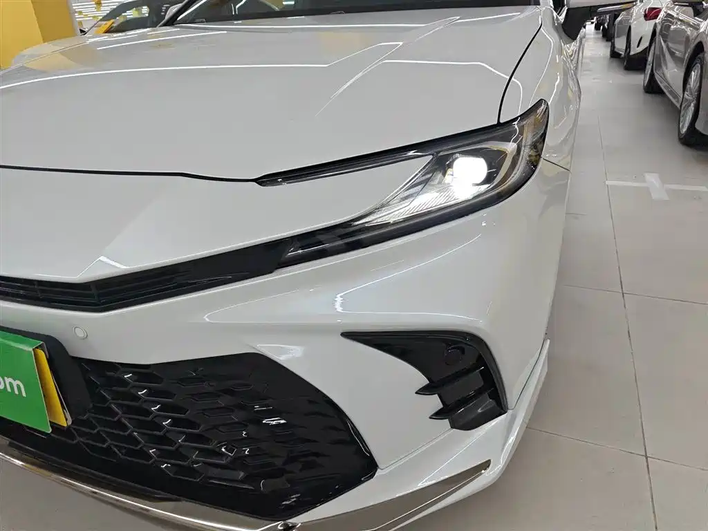 Toyota Camry 2025 — фото 20