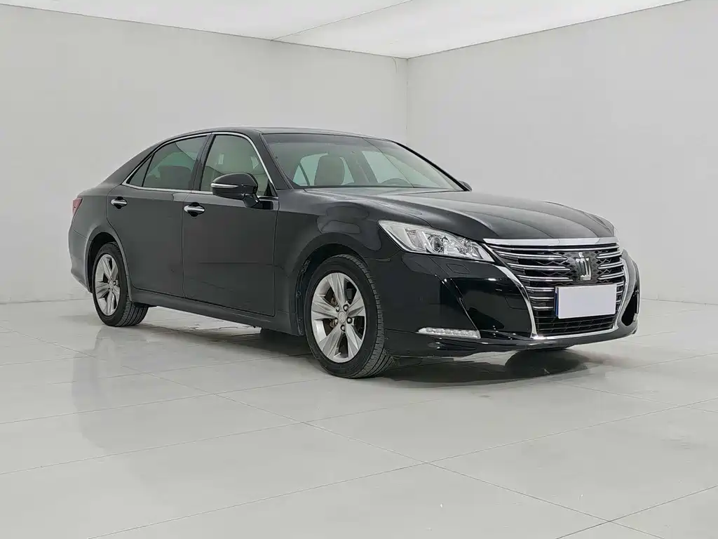 Toyota Crown 2016