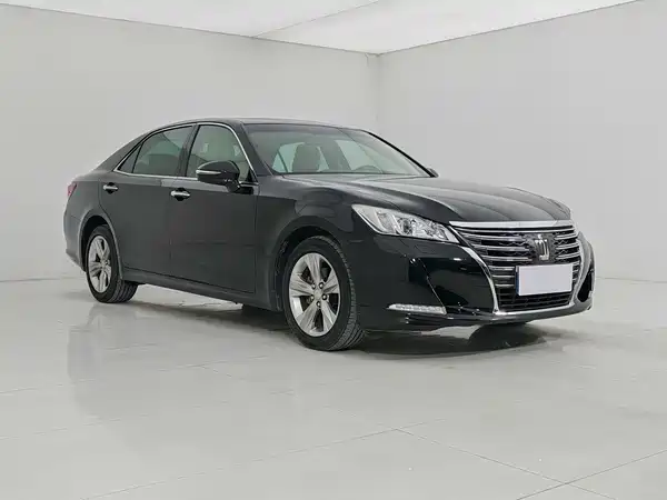 Toyota Crown 2016