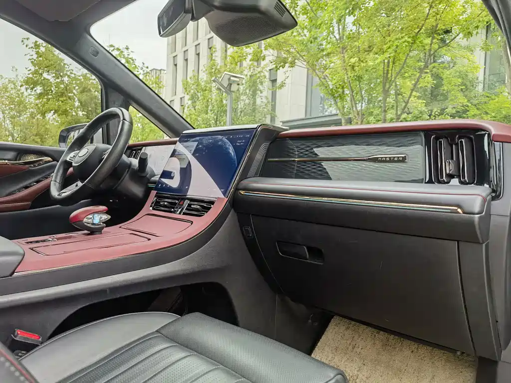 GAC Motor Trumpchi M8 2023 — фото 14