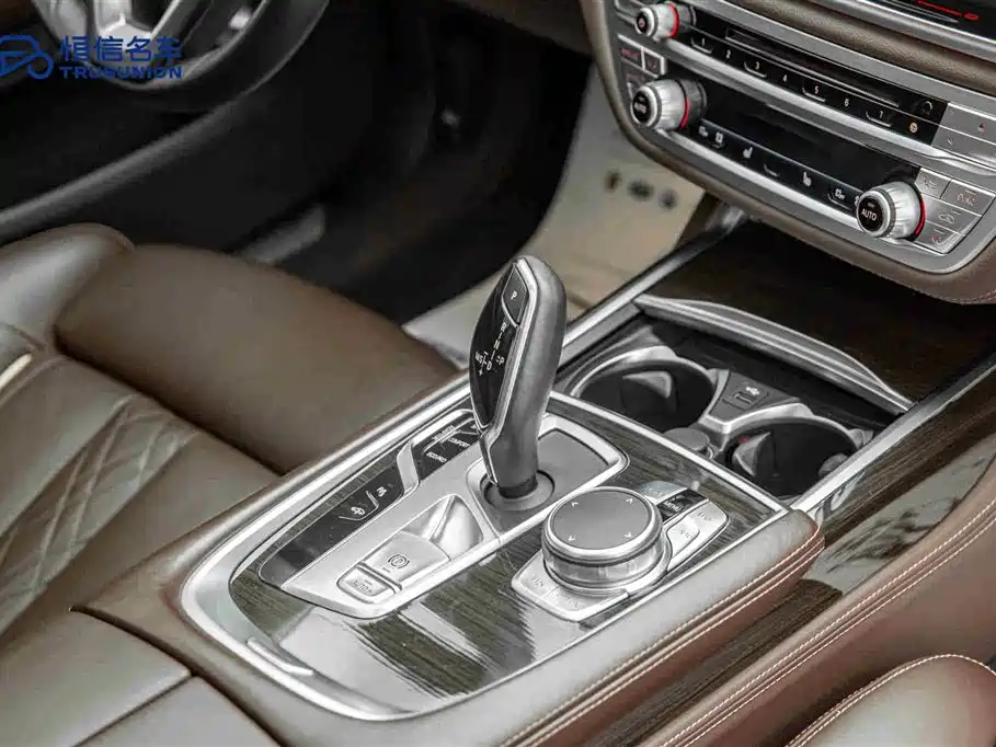 BMW 7 Series 2019 — фото 19