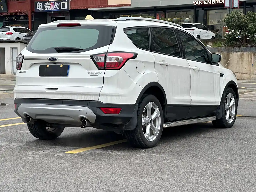 Ford Kuga 2017 — фото 15