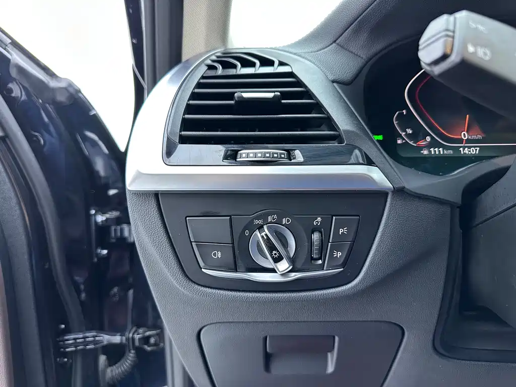 BMW X3 2021 — фото 11
