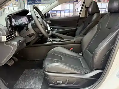 Hyundai Elantra 2023