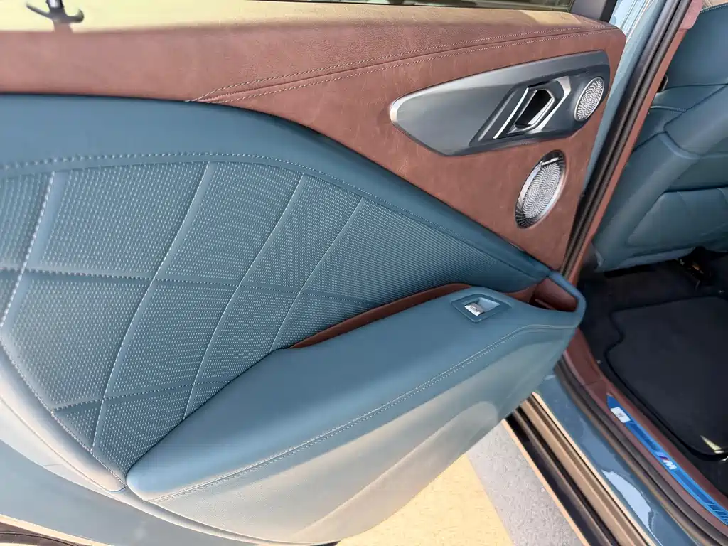 BMW XM 2023 — фото 16