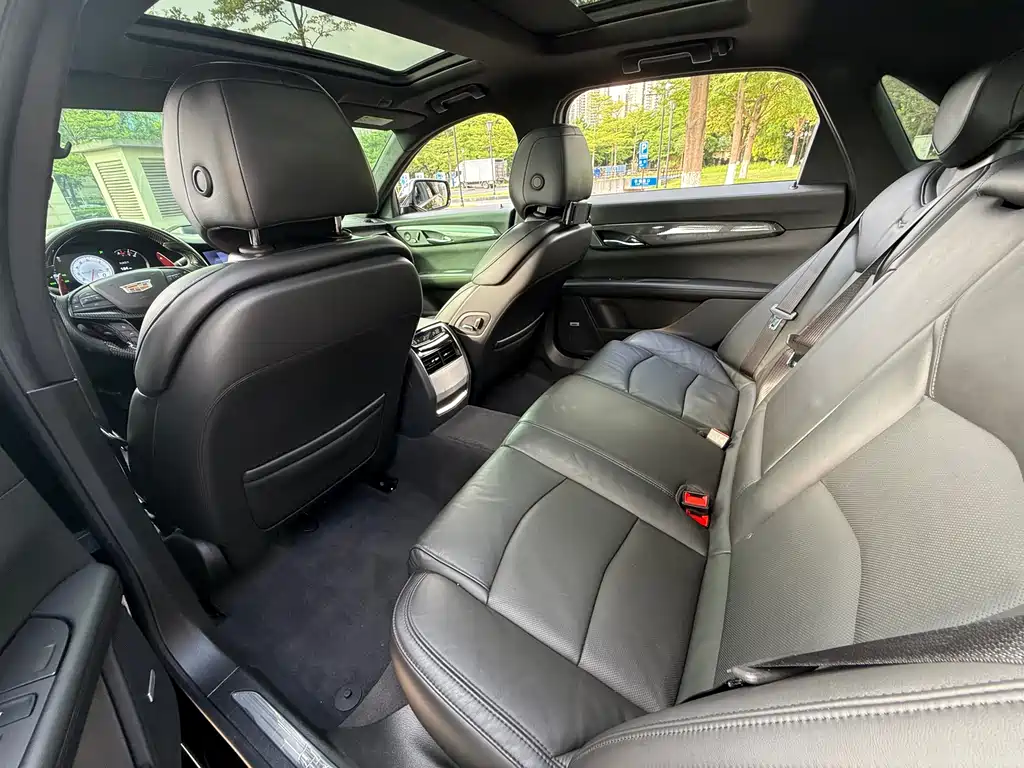 Cadillac CT6 2021 — фото 11