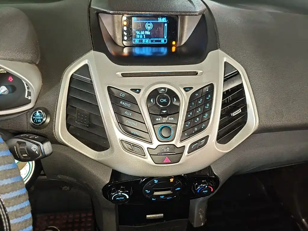 Ford EcoSport 2015 — фото 13