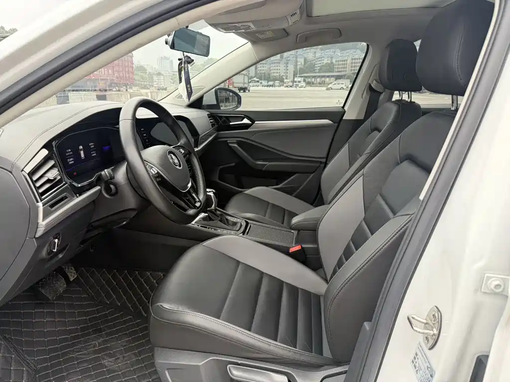 Volkswagen Sagitar 2022