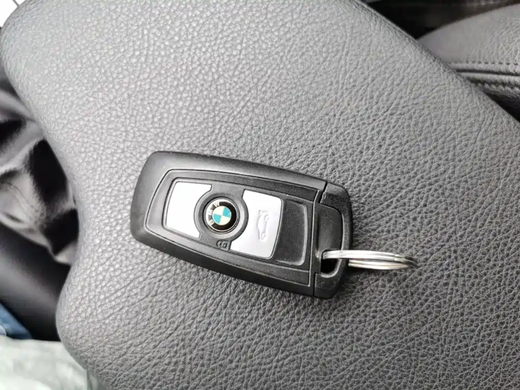 BMW 3 Series 2017 — фото 15