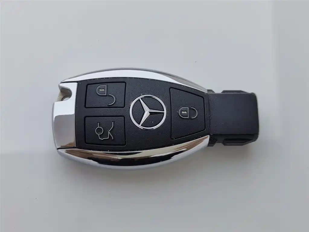 Mercedes-Benz GLC 2018 — фото 19