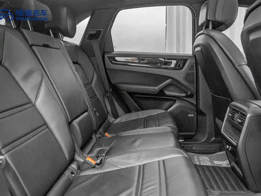 Porsche Cayenne 2018 — фото 16