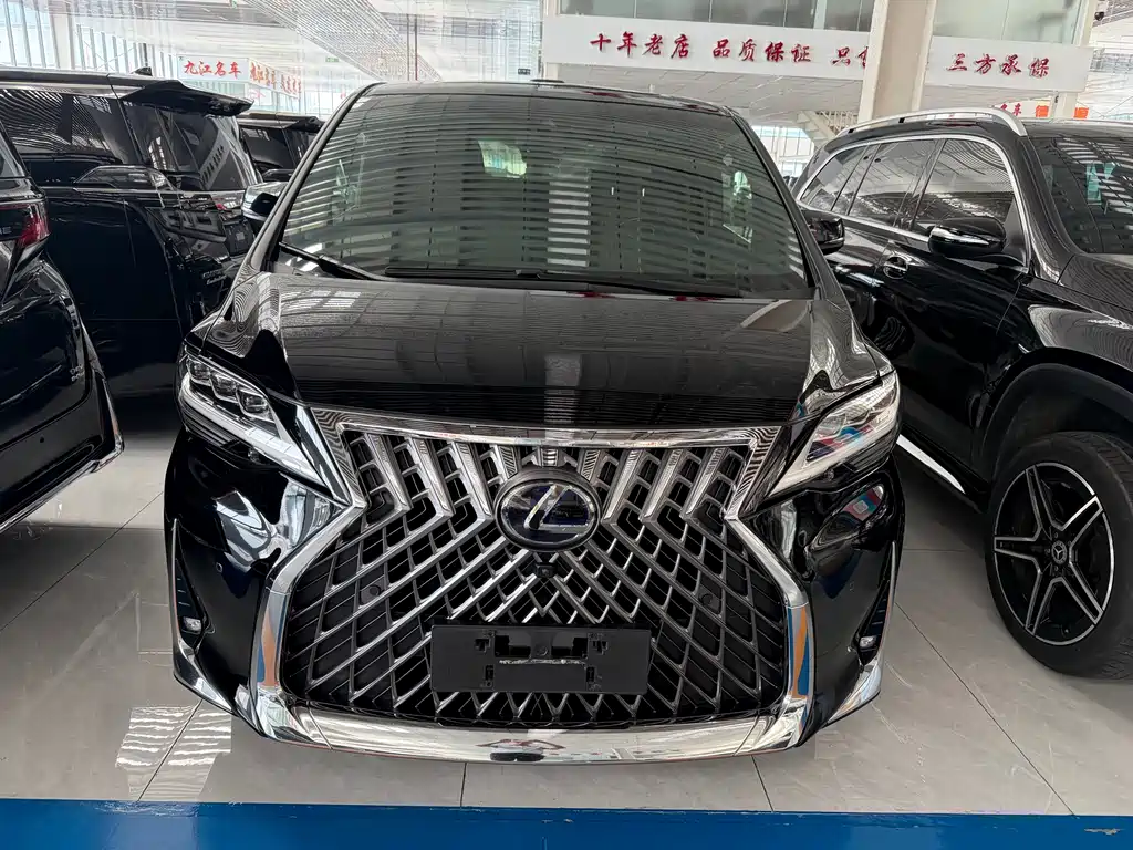 Lexus LM 2021
