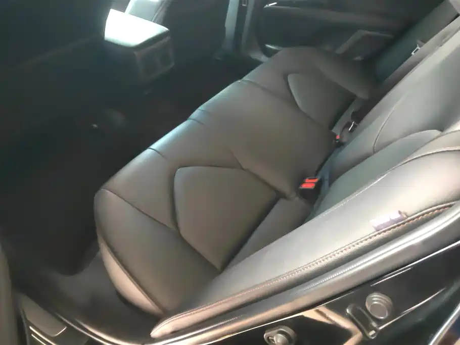Toyota Camry 2020 — фото 11