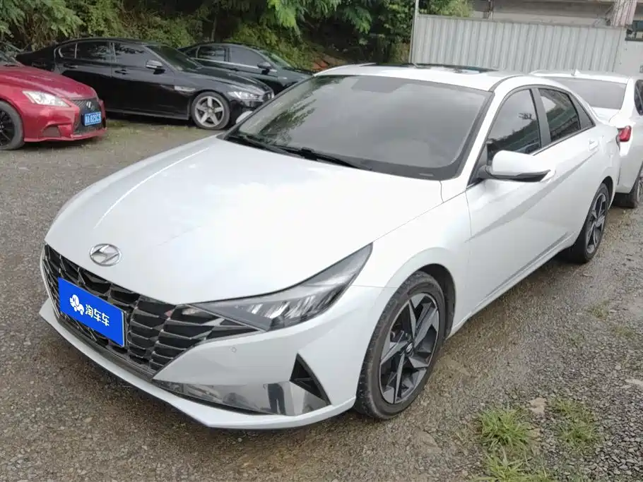 Hyundai Elantra 2022