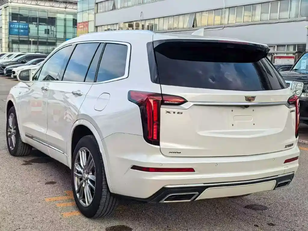 Cadillac XT6 2022 — фото 9