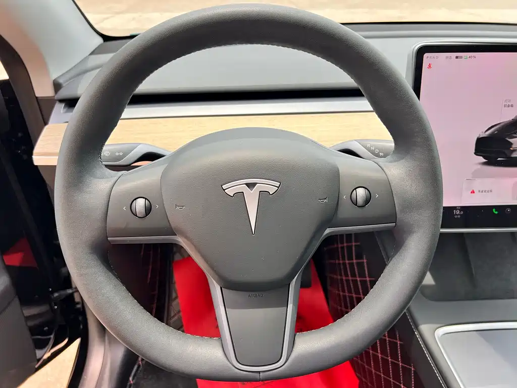 Tesla Model Y 2023 — фото 4